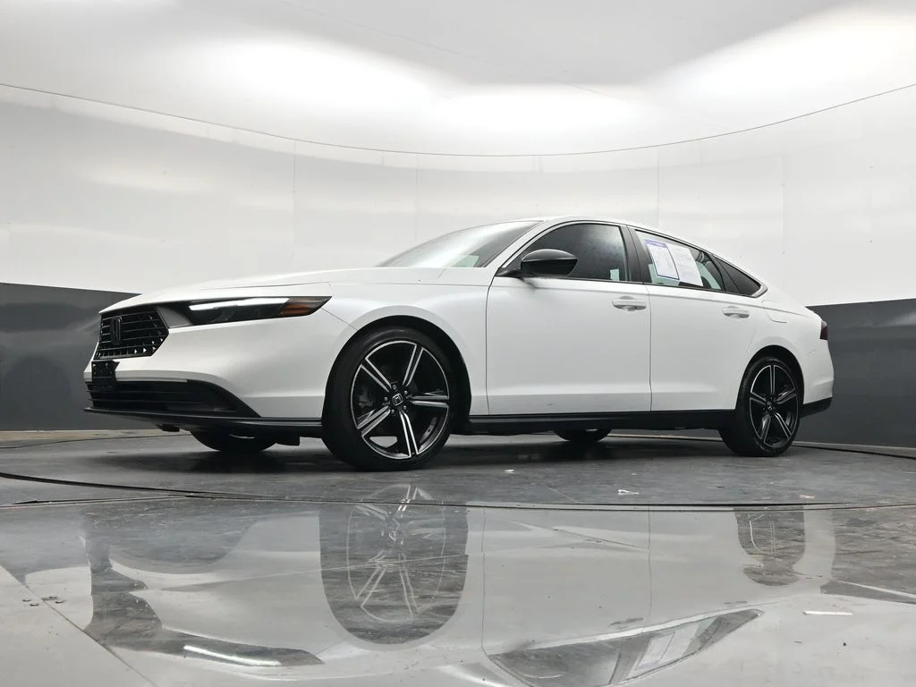 Used 2024 Platinum White Pearl Honda Sport image 43
