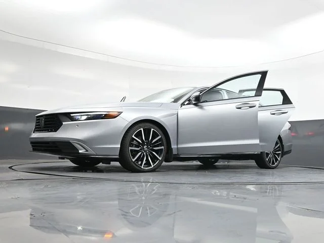 Used 2025  Honda Touring image 40