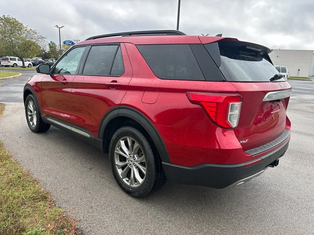 Used 2023 Red Metallic Ford XLT image 9