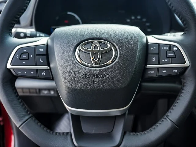 New 2026 Pearl Toyota XLE image 15