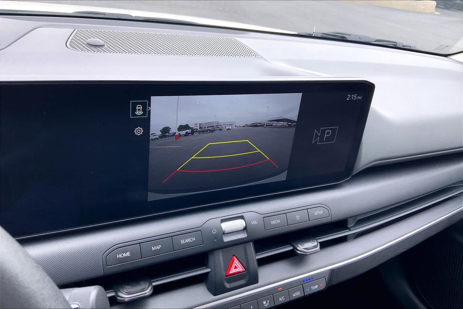 Used 2025 Snow White Pearl Kia LXS image 27