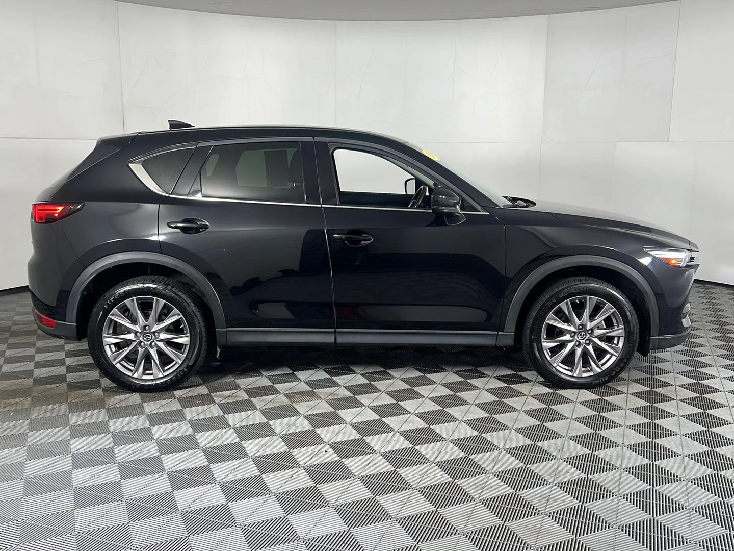 Used 2019 Jet Black Mica Mazda Grand Touring image 14