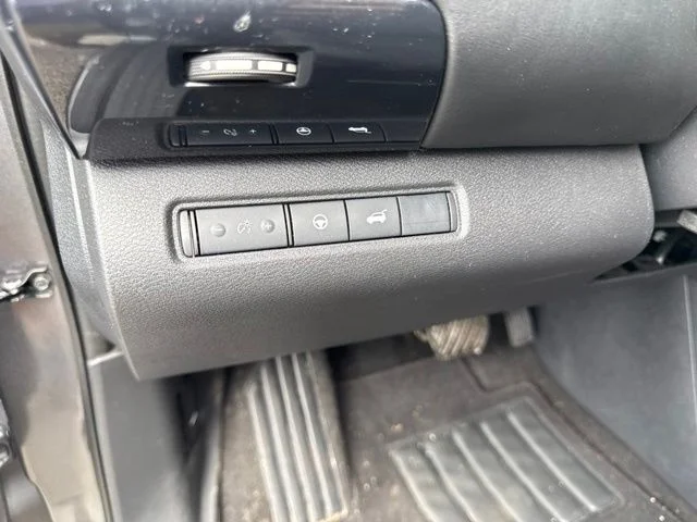 Used 2025 Gray Nissan SV image 31