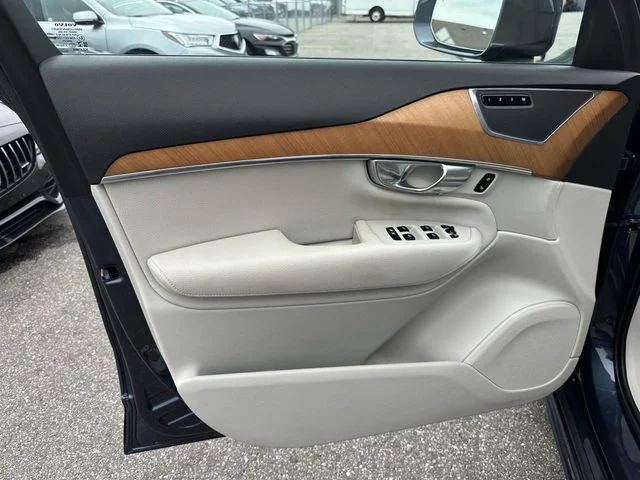 Used 2021 Blue Volvo T6 Momentum image 14