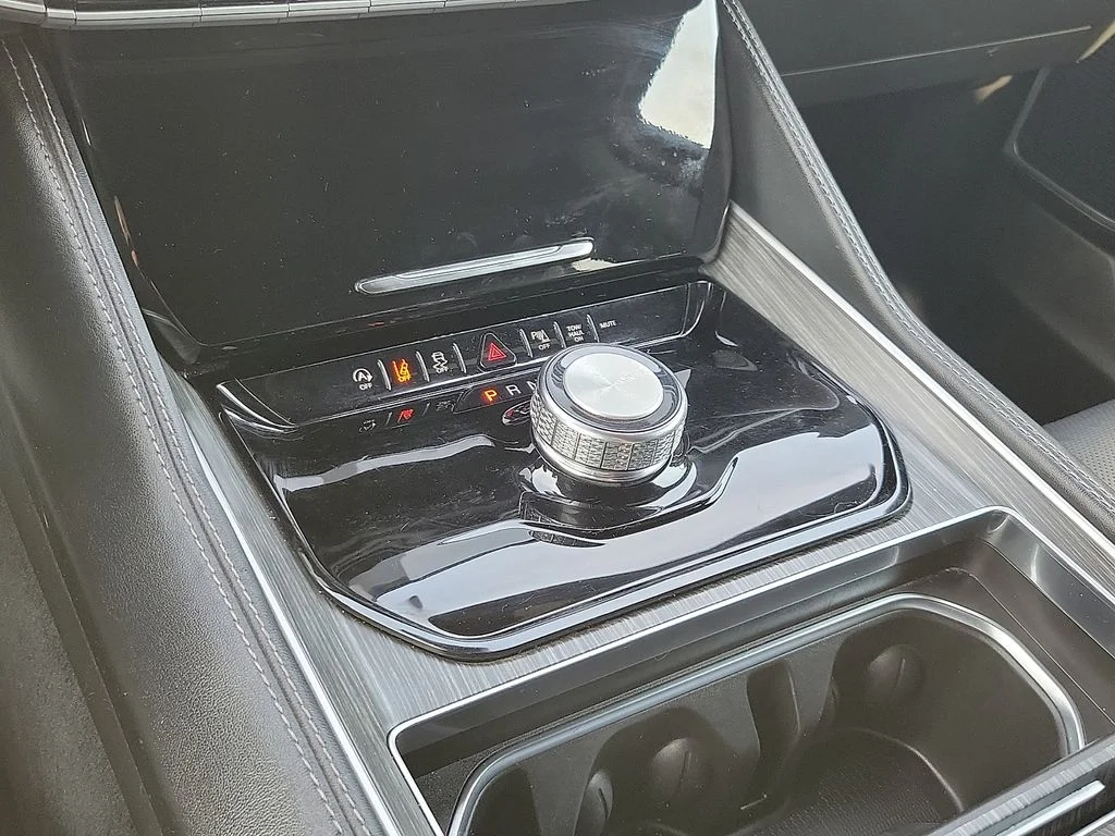 Used 2024 White Jeep Series II image 18