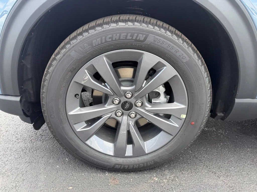 New 2026 Vapor Blue Metallic Ford Active image 12