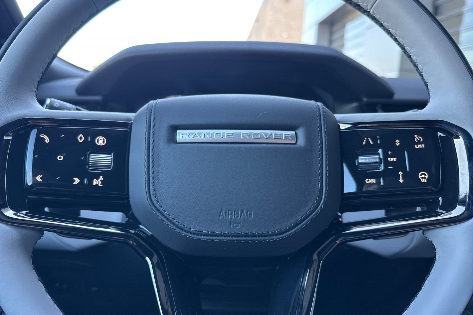 New 2026 Santorini Black Land Rover S image 27