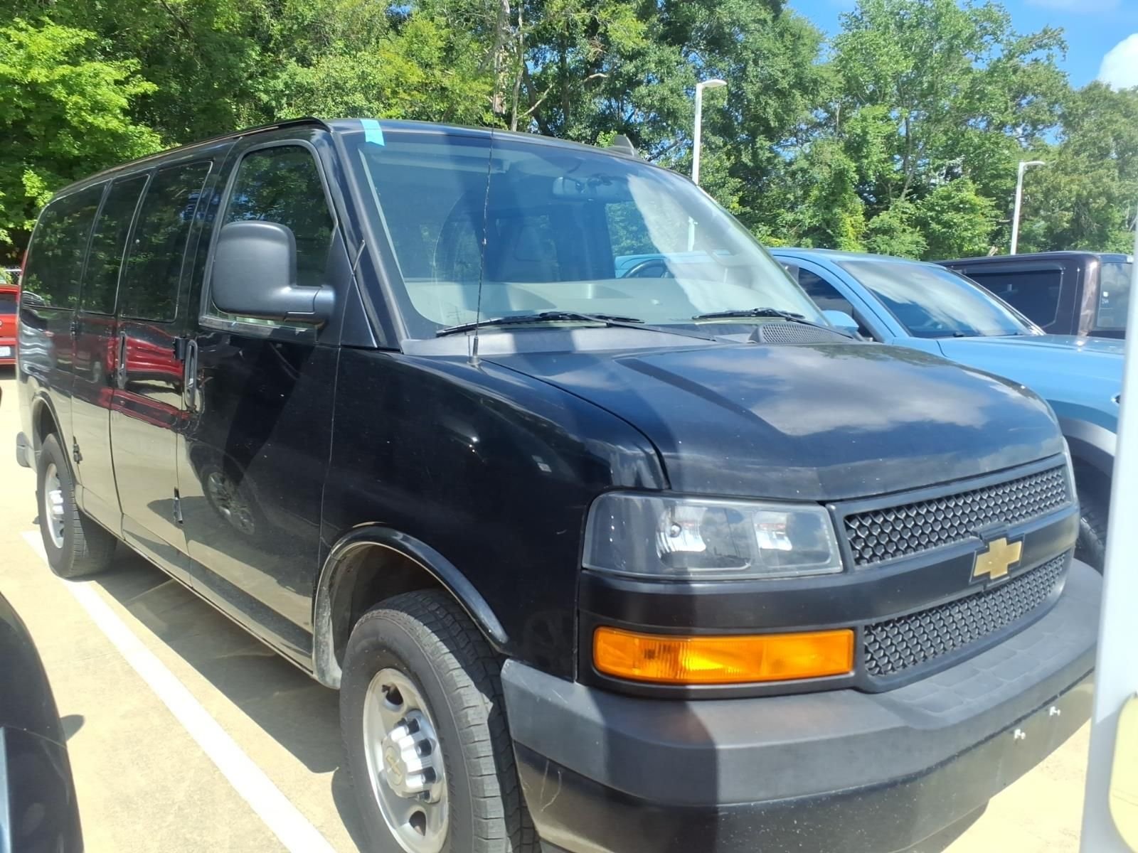 2020 Chevrolet Express 2500 LS's photo