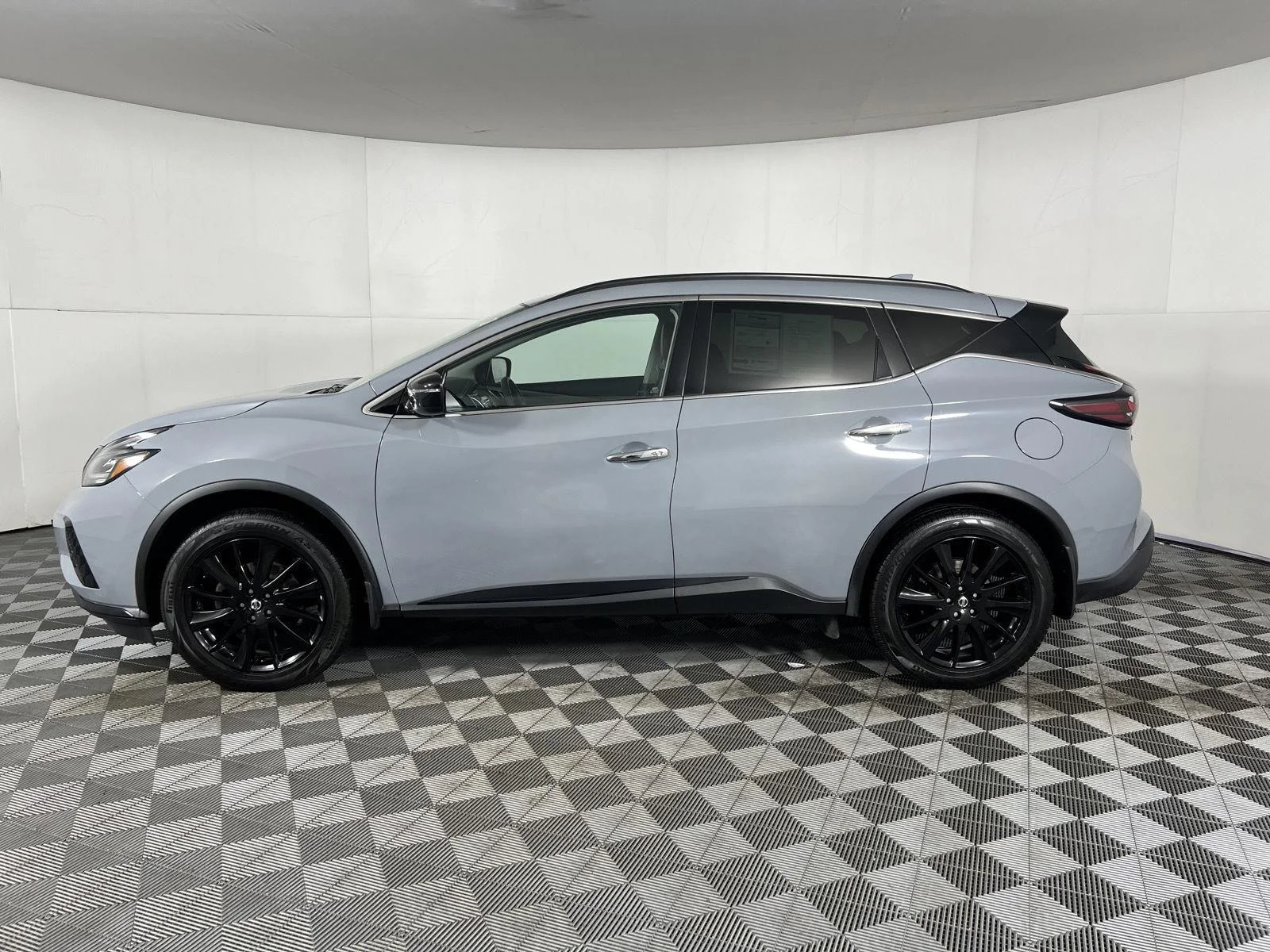 Used 2022 Boulder Gray Pearl Nissan SV image 23