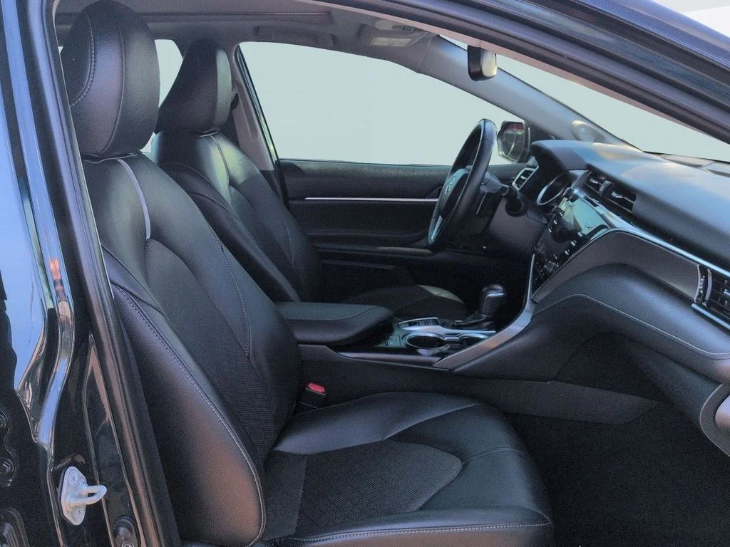 Used 2018 Aqua Toyota XSE V6 image 27