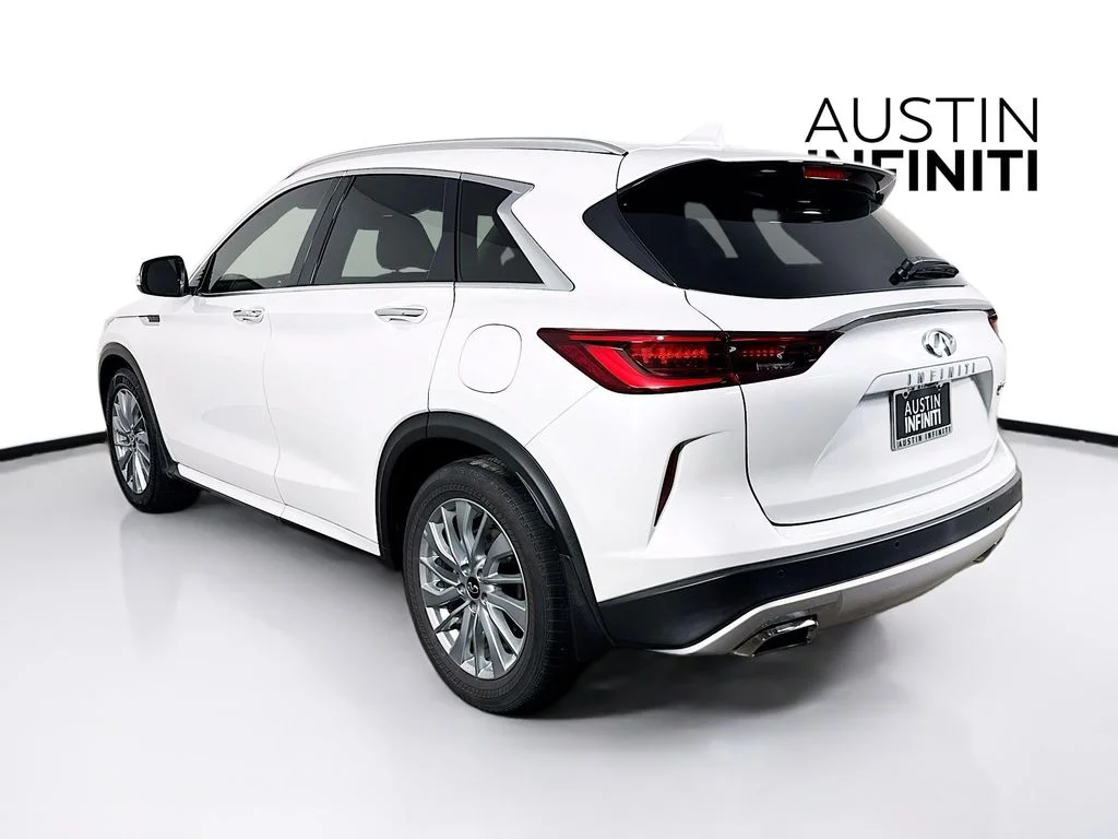 Certified Used 2023 White INFINITI LUXE image 6