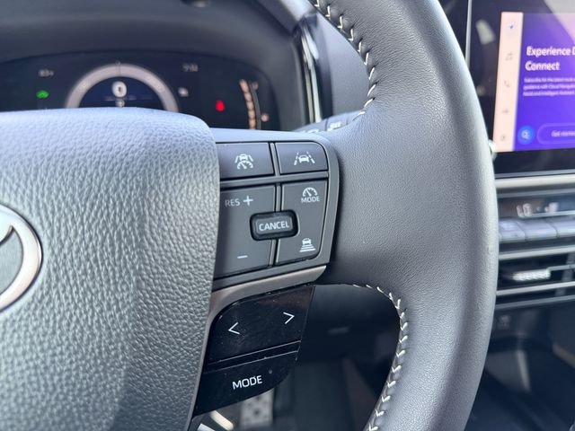 Used 2025 Ice Toyota SE image 25