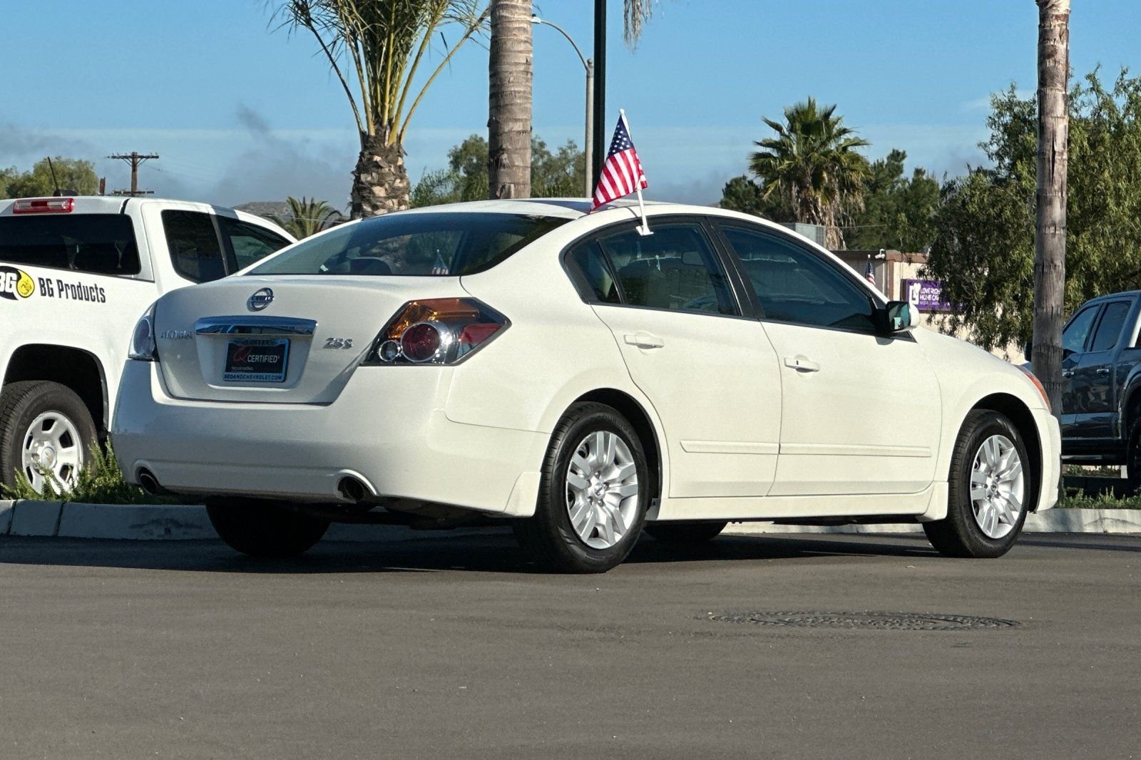 Used 2012 White Nissan 2.5 S image 4