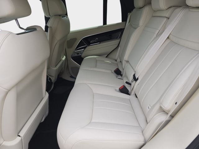 New 2026 Ostuni Pearl White LAND ROVER SE image 11