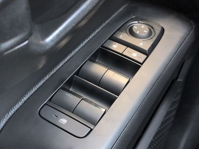 2025 Toyota Tacoma SR - Photo 20