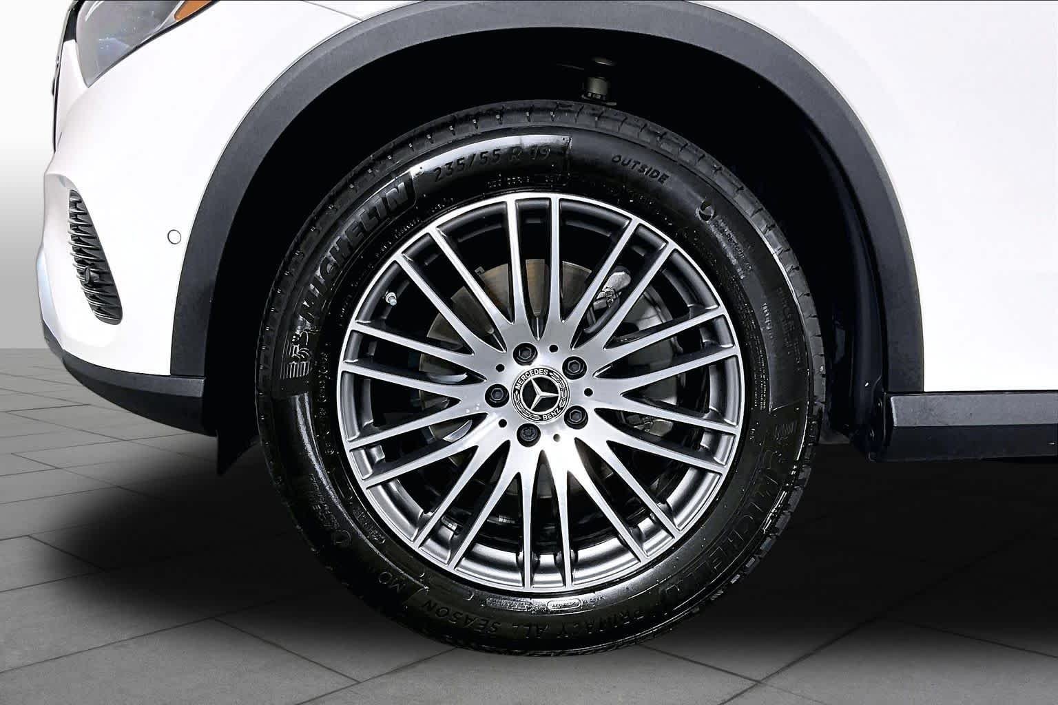 Used 2026 White Mercedes-Benz GLC 300 image 9