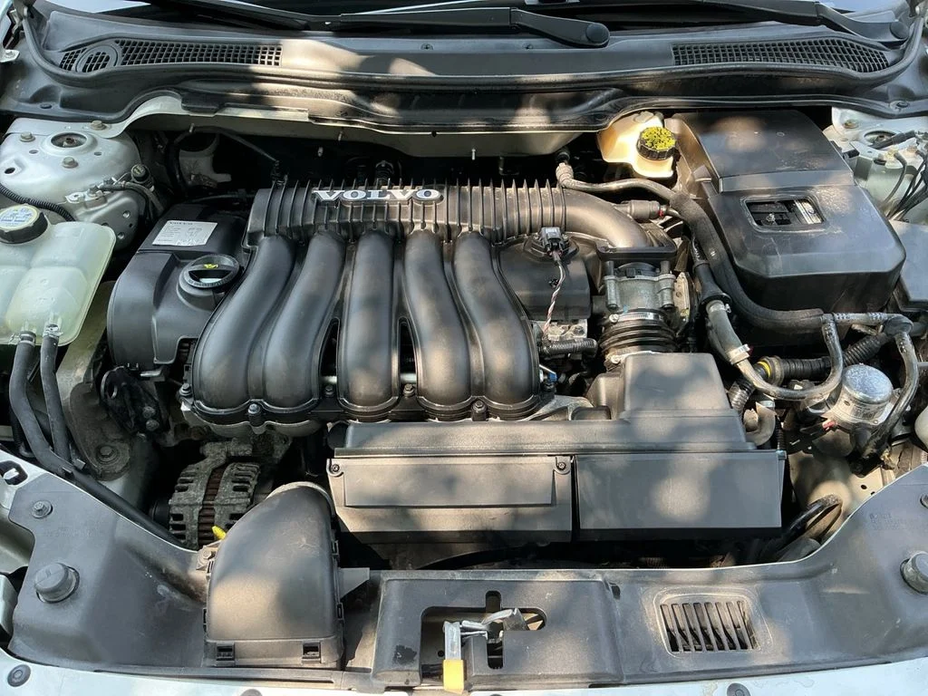 Used 2007 Silver Volvo 2.4i image 23