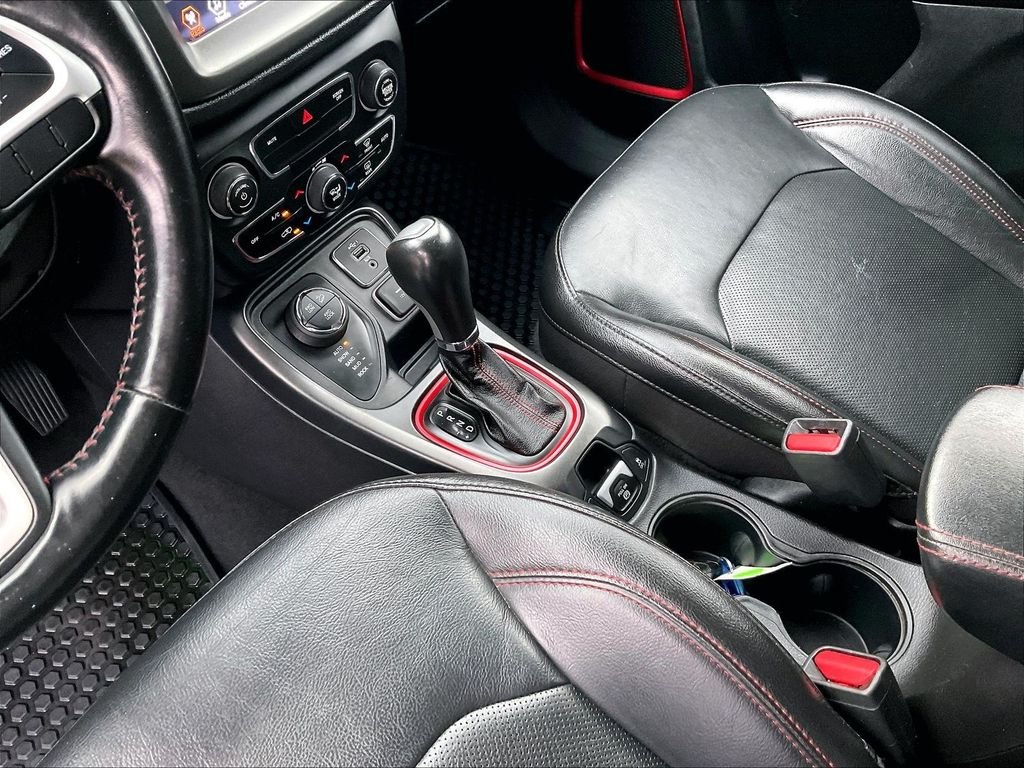 Used 2020 Granite Crystal Metallic Clearcoat Jeep Trailhawk image 20