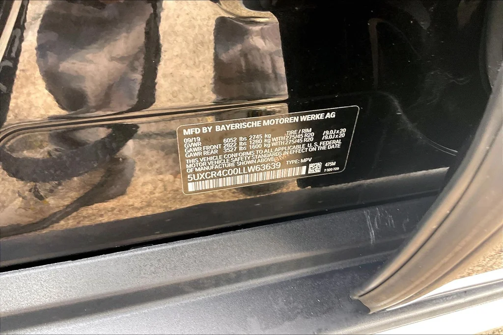 Used 2020 Black BMW sDrive40i image 33