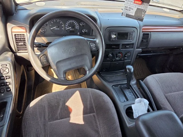Used 1999 White Jeep Laredo image 11