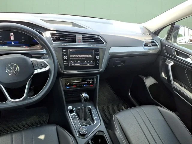 Used 2022  Volkswagen 2.0T SE image 16
