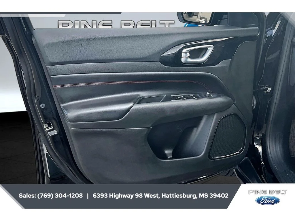 Used 2024 BLUE Jeep Trailhawk image 17