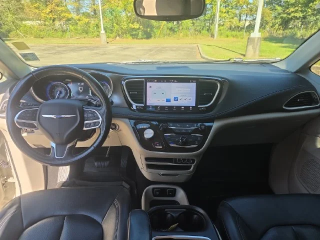 Used 2021 White Chrysler Touring L image 19