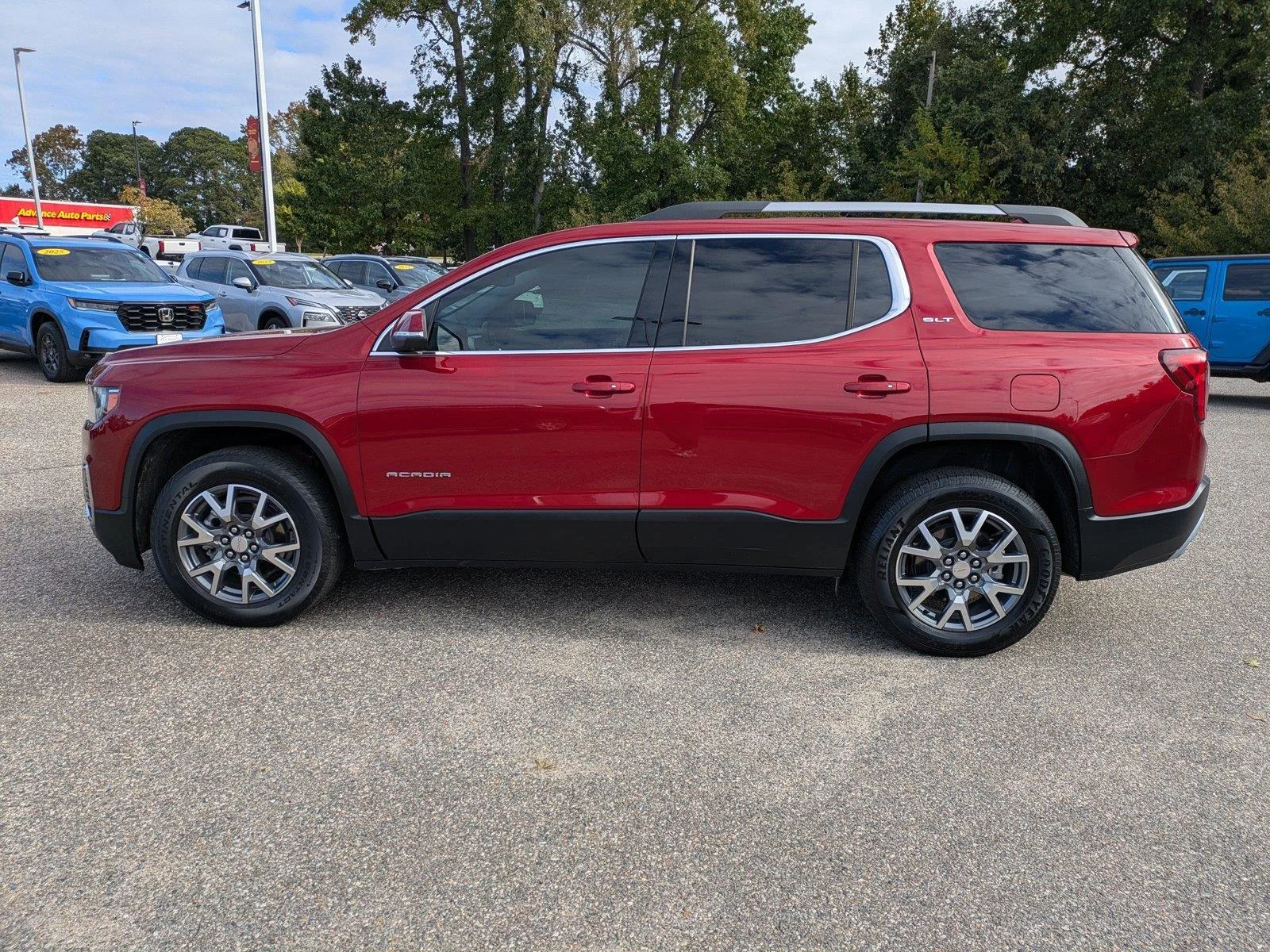 Used 2023 Volcanic Red Tintcoat GMC SLT image 7