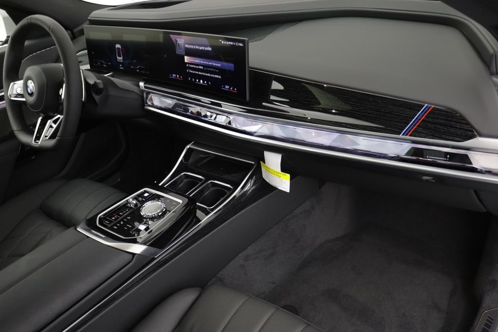 New 2026 Mineral White Metallic BMW 740i xDrive image 21