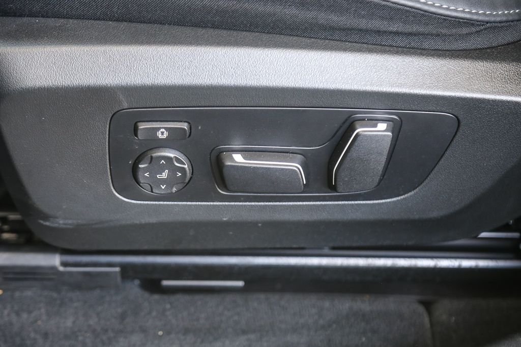 Used 2026 Skyscraper Grey Metallic BMW 30 xDrive image 19