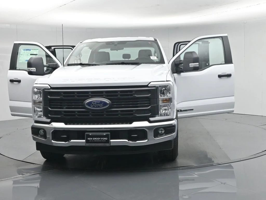 New 2026 Oxford White Ford XL image 29