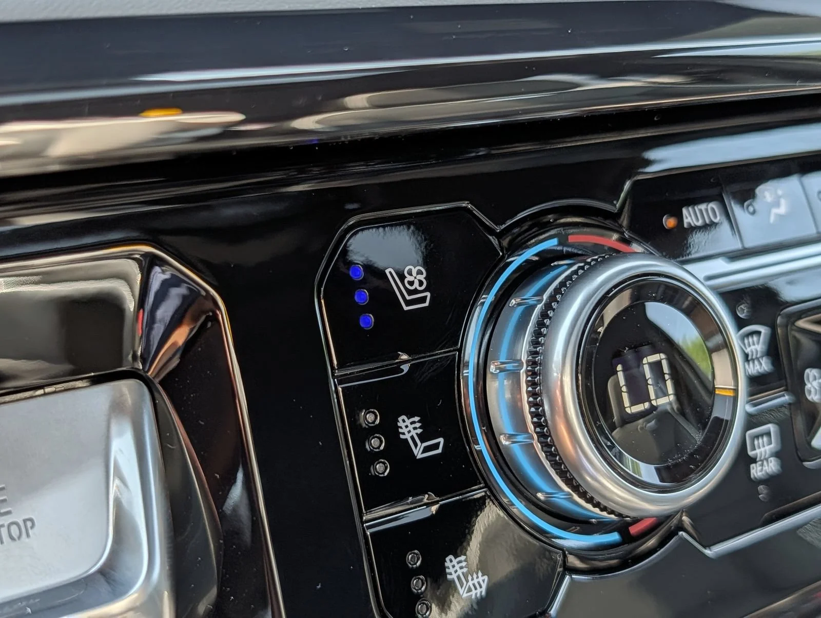 New 2026 Sterling Metallic GMC AT4X image 14