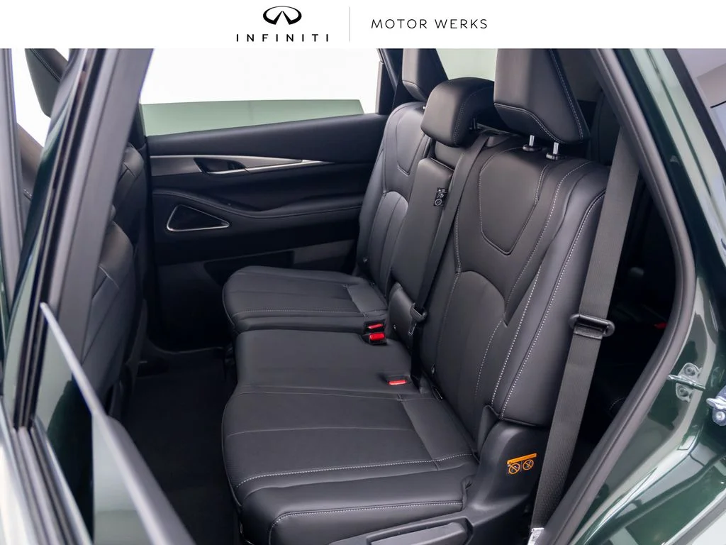 New 2027 DEEP EMERALD INFINITI Luxe AWD image 16