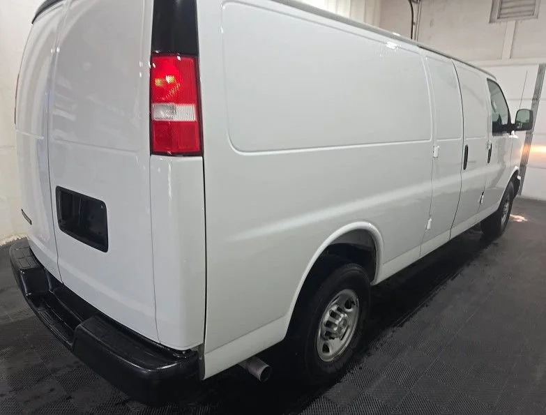Used 2025 Summit White Chevrolet WT image 4