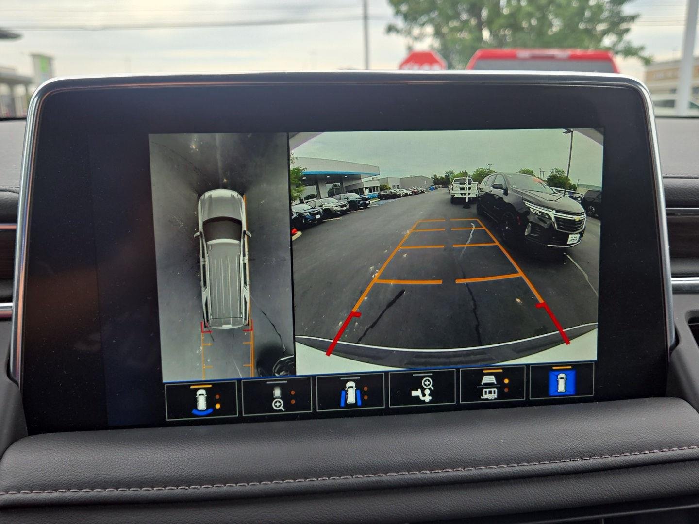 Used 2022 Summit White Chevrolet Z71 image 5