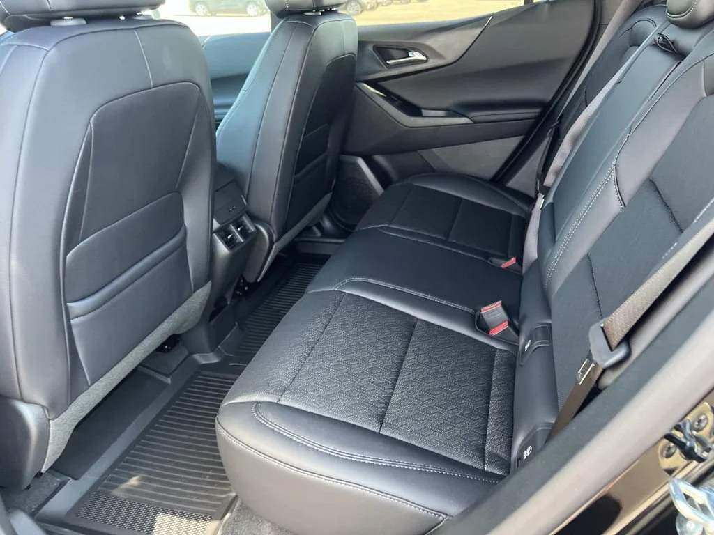 Used 2027 Mosaic Black Metallic Chevrolet LT image 9