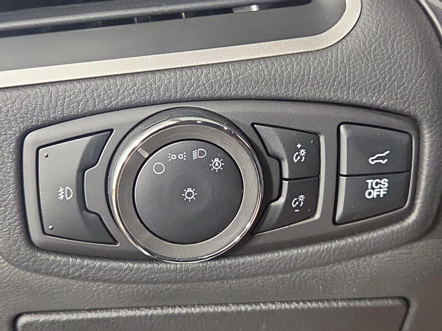 Used 2024 Iconic Silver Ford SEL image 11
