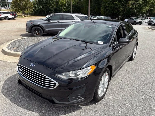Used 2019 Black Ford SE image 4