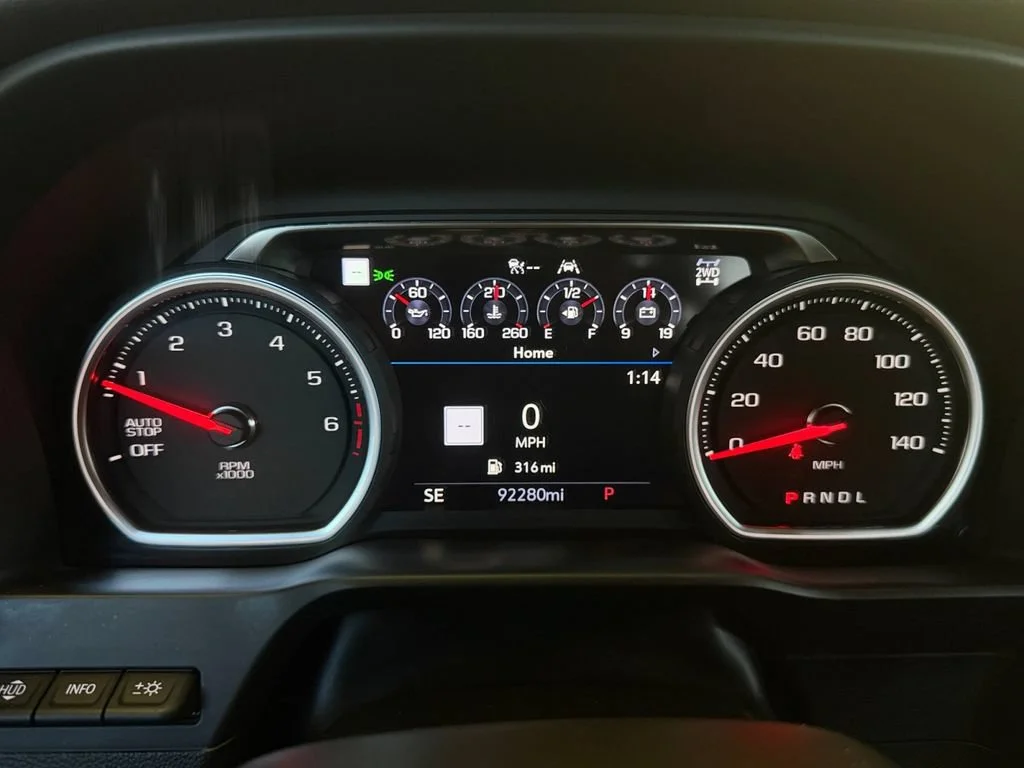 Used 2021 IRIDESCENT PEARL TRICOAT Chevrolet High Country image 19