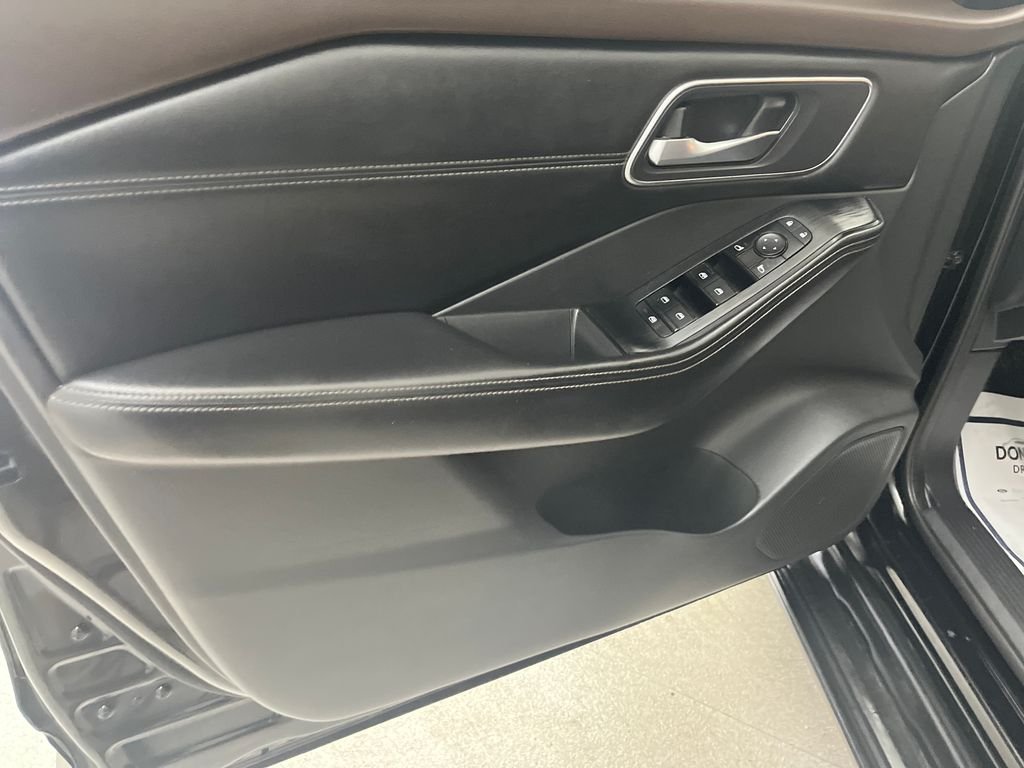 Used 2021 Black Nissan SV image 11