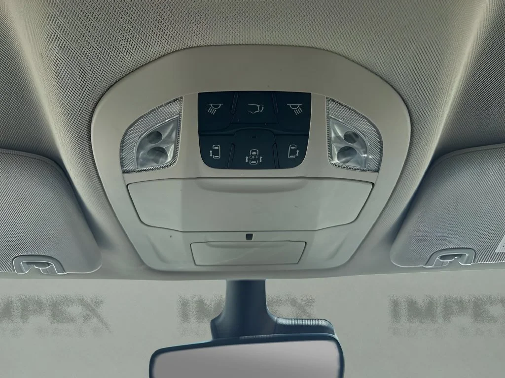 Used 2023 Silver Chrysler LX image 59