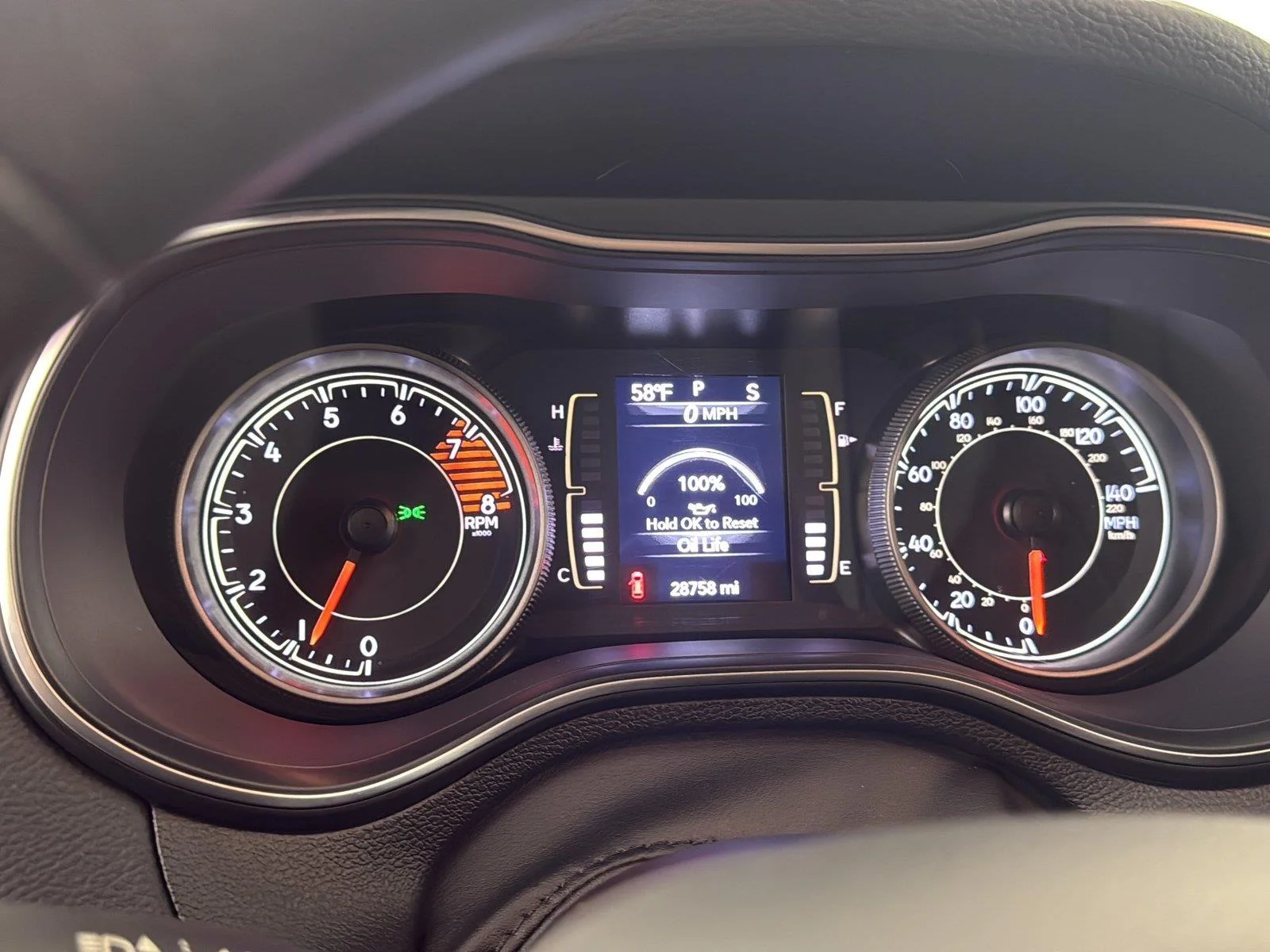 Used 2020 Diamond Black Crystal Pearlcoat Jeep Latitude image 29