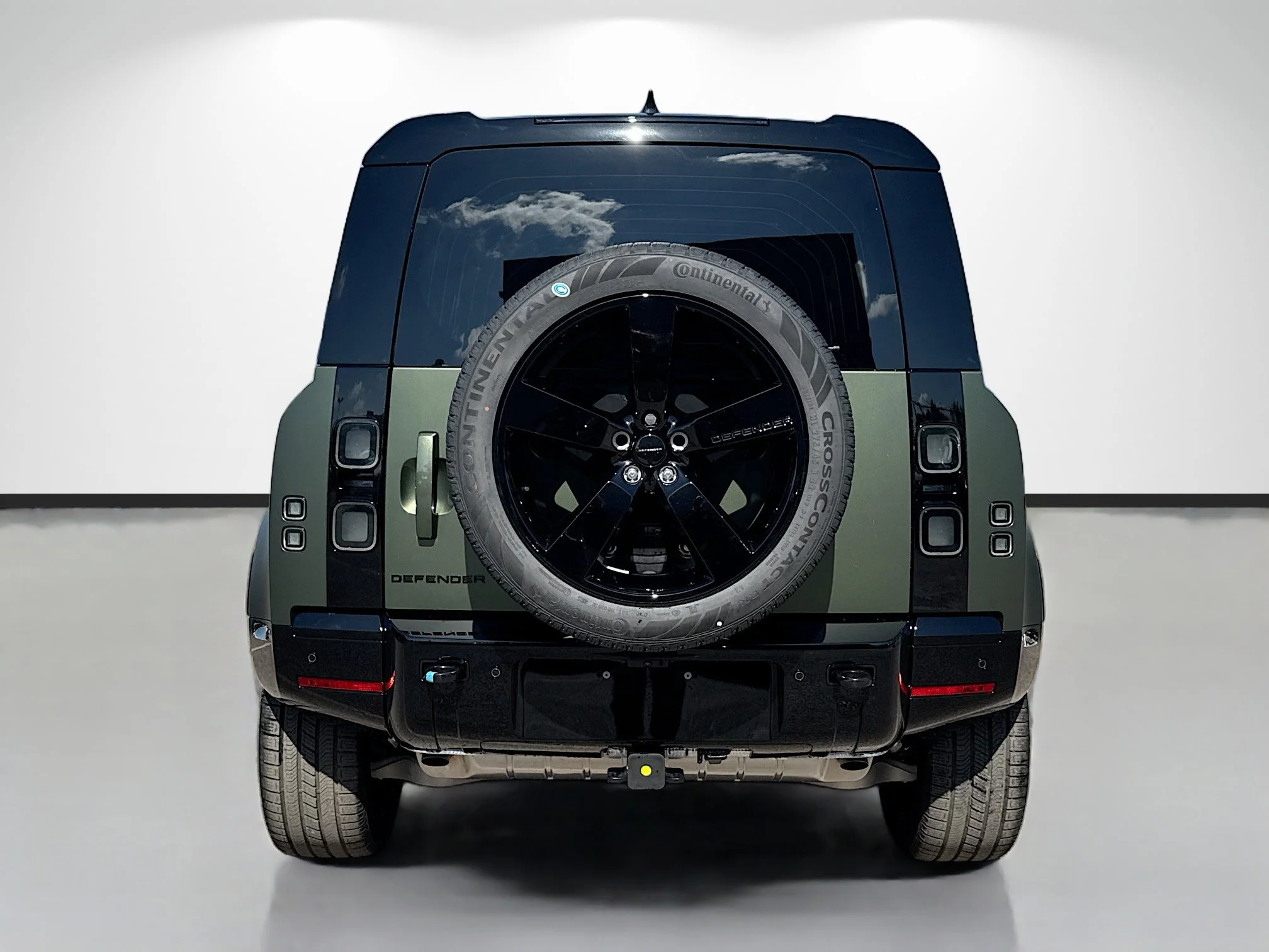 New 2026 Woolstone Green Metallic Land Rover X-Dynamic SE image 4