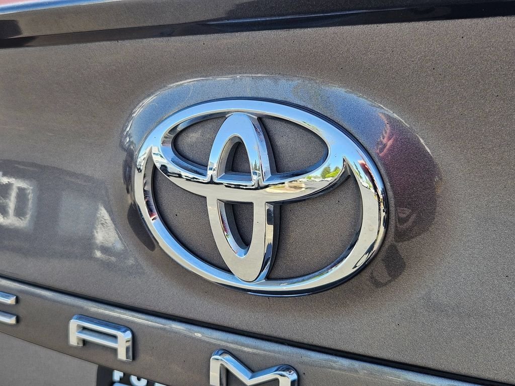 Used 2024 Predawn Gray Mica Toyota SE image 27