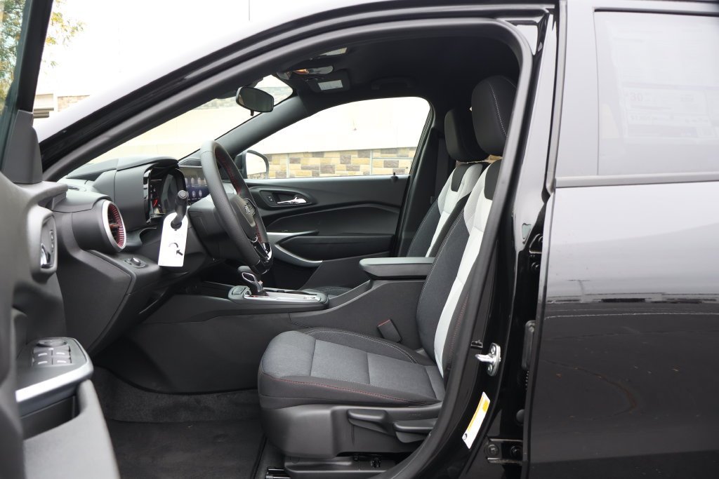 2026 Chevrolet Trax RS - Photo 14