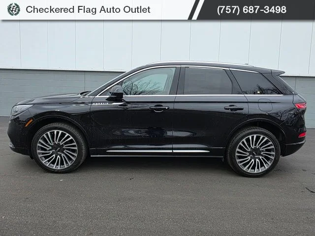 Used 2022 Black Metallic Lincoln Standard image 3