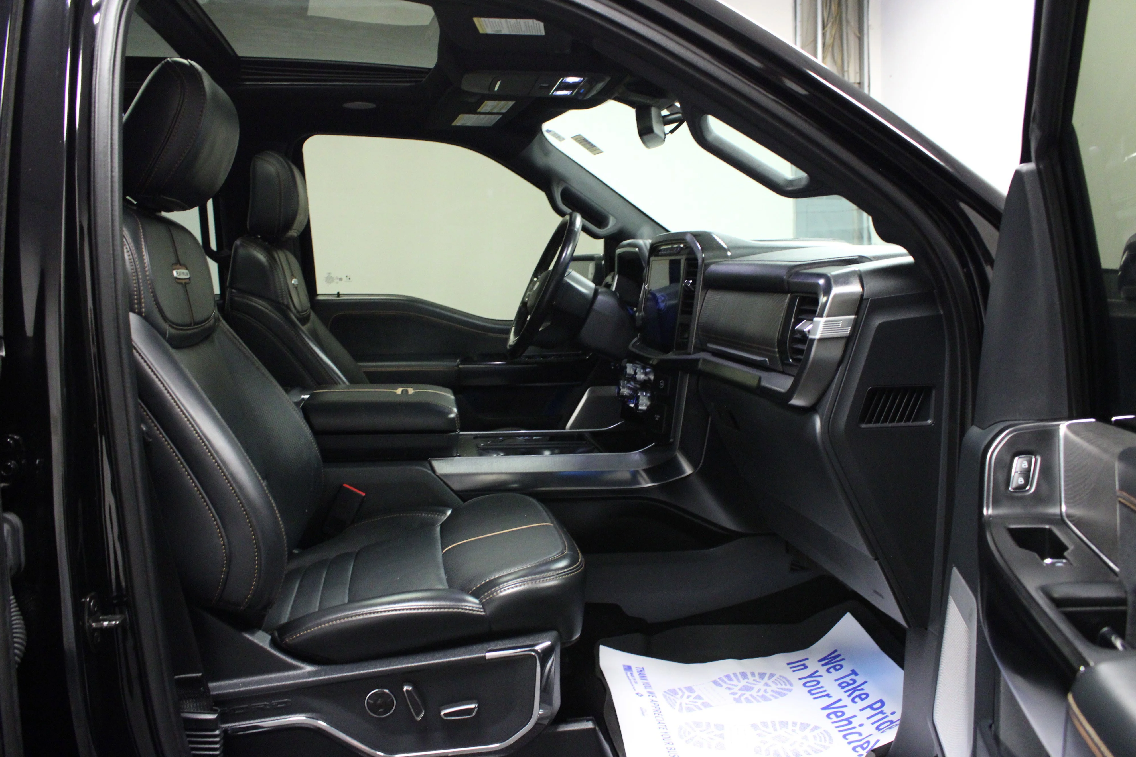 Used 2022 Black Metallic Ford Platinum image 16