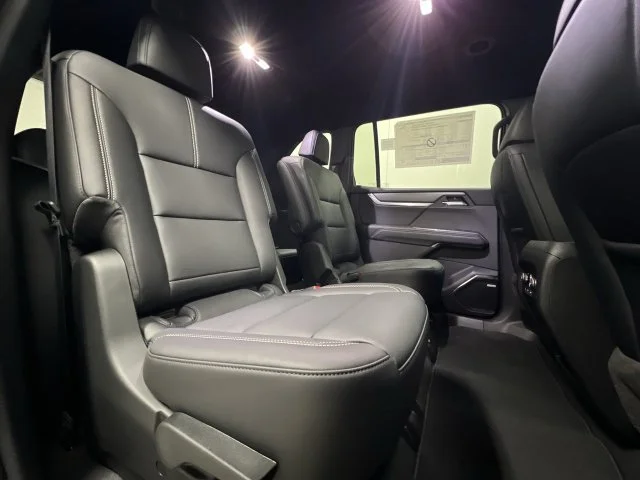 New 2026 Sterling Metallic GMC Elevation image 27