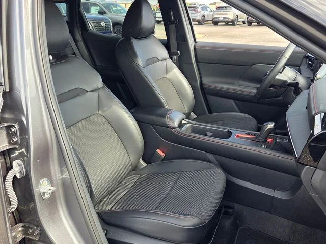 Used 2025 Gray Nissan SR image 17