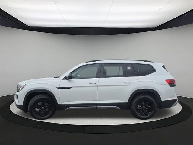 New 2026 Opal White Pearl Volkswagen 2.0T Peak Edition image 4